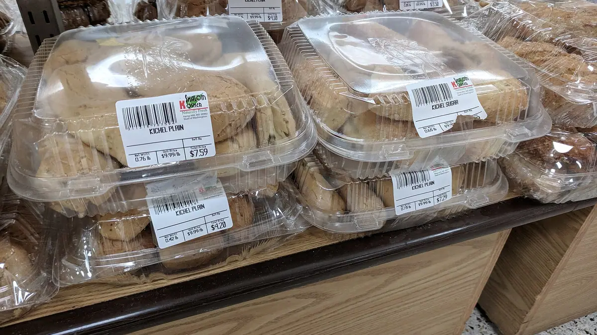 Rowes Bakery – bakery in Helston town centre